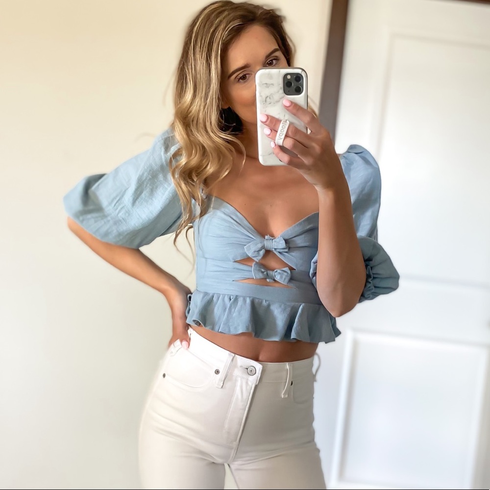Selfie Leslie Sweet Dreams Puff Sleeve Bow Detail Crop Top